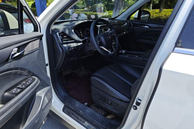 Used GAC Trumpchi GS5 2021 Advanced Model 270T Tech Smart Edition Driver Seat