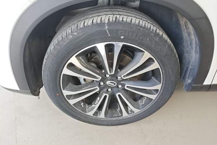Used GAC Trumpchi GS5 2021 Advanced Model 270T Tech Smart Edition Left Front Wheel Hub