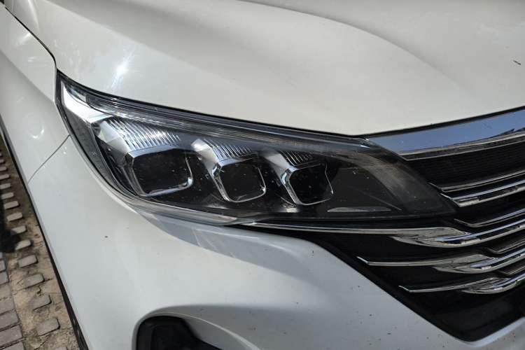 Used GAC Trumpchi GS5 2021 Advanced Model 270T Tech Smart Edition Right Front Headlight