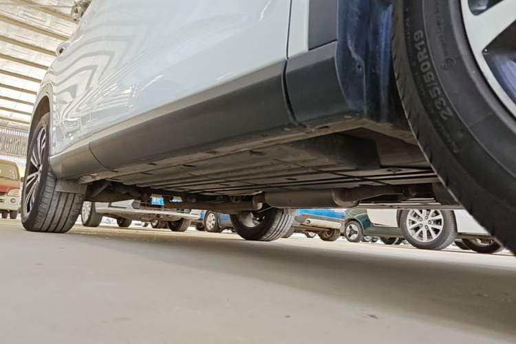Used GAC Trumpchi GS5 2021 Advanced Model 270T Tech Smart Edition Right Side Sill