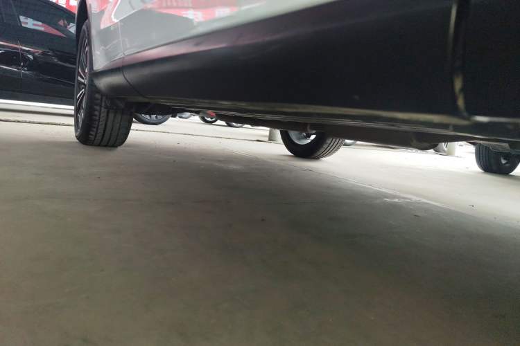 Used GAC Trumpchi GS5 2021 Advanced Model 270T Tech Smart Edition Right Side Sill