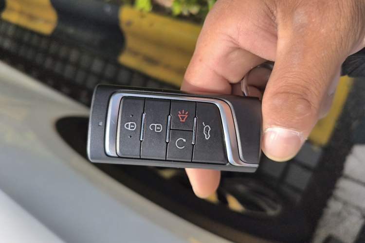 Used GAC Trumpchi GS5 2021 Advanced Model 270T Tech Smart Edition Vehicle Key
