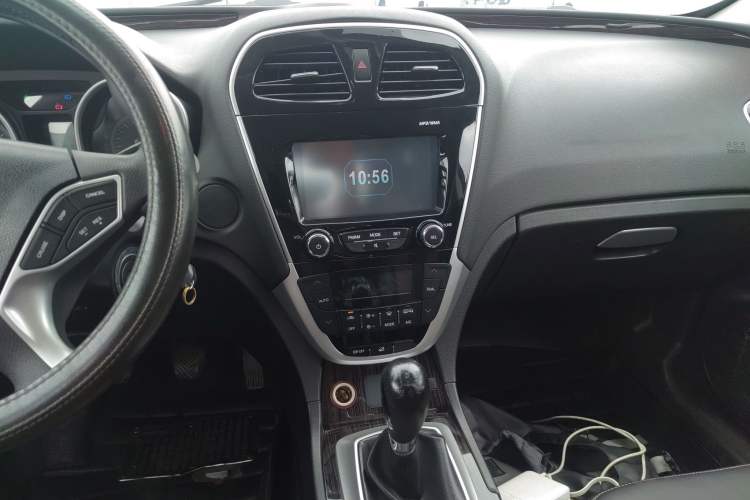 Used GAC Trumpchi GS5 Super 2015 2.0L Manual Two-Wheel Drive Elite Edition Audio And AC Panel