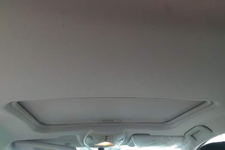 Used GAC Trumpchi GS5 Super 2015 2.0L Manual Two-Wheel Drive Elite Edition Headliner
