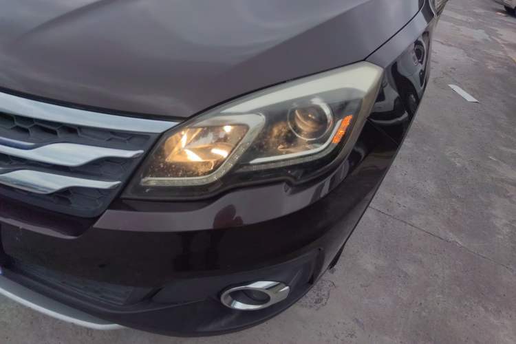 Used GAC Trumpchi GS5 Super 2015 2.0L Manual Two-Wheel Drive Elite Edition Left Front Headlight