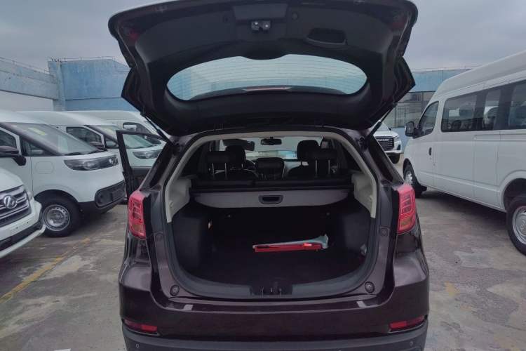 Used GAC Trumpchi GS5 Super 2015 2.0L Manual Two-Wheel Drive Elite Edition Trunk