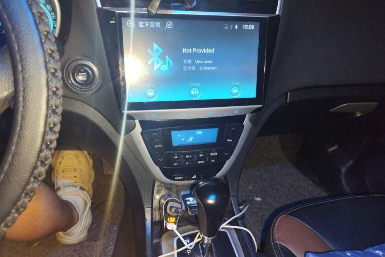 Used GAC Trumpchi GS5 Super 2015 2.0L Automatic Two-Wheel Drive Elite Edition Audio And AC Panel