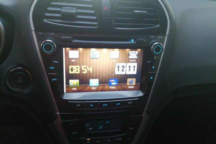 Used GAC Trumpchi GS5 Super 2015 2.0L Automatic Two-Wheel Drive Elite Edition Audio And AC Panel