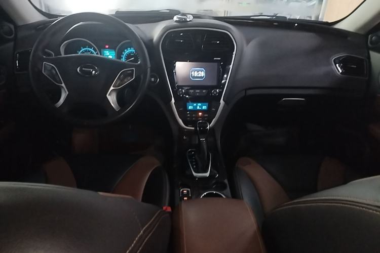 Used GAC Trumpchi GS5 Super 2015 1.8T Automatic Two-Wheel Drive Luxury Edition Center Console