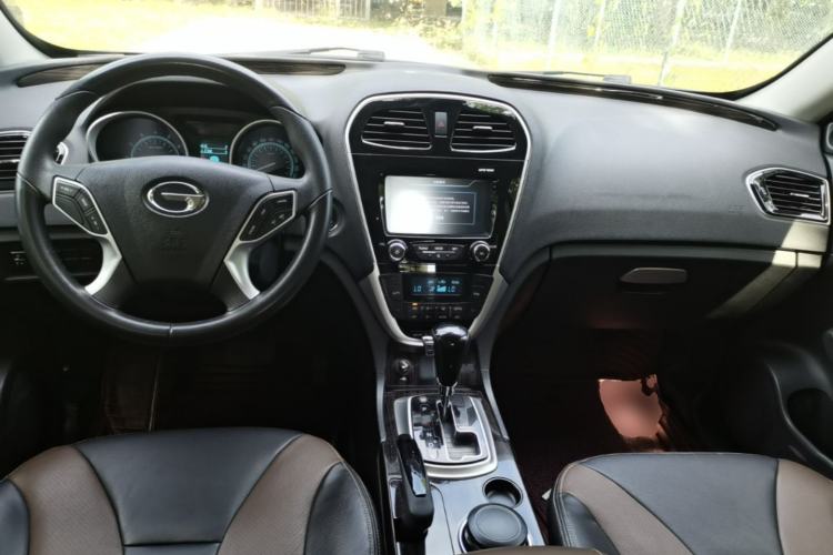 Used GAC Trumpchi GS5 Super 2015 2.0L Automatic Two-Wheel Drive Elite Edition Center Console
