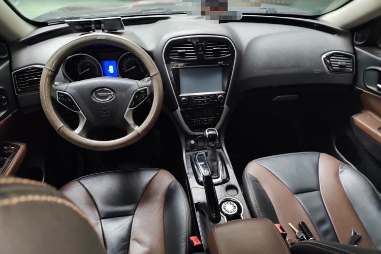 Used GAC Trumpchi GS5 Super 2015 1.8T Automatic Two-Wheel Drive Elite Edition Center Console