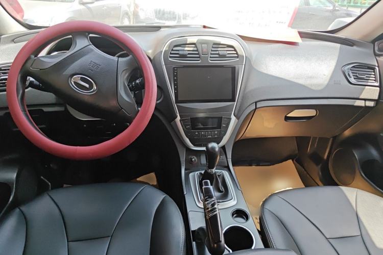 Used GAC Trumpchi GS5 Super 2015 2.0L Manual Two-Wheel Drive Comfort Edition Center Console