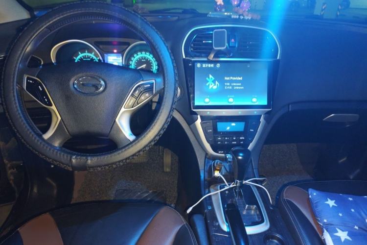 Used GAC Trumpchi GS5 Super 2015 2.0L Automatic Two-Wheel Drive Elite Edition Center Console