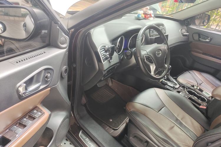 Used GAC Trumpchi GS5 Super 2015 1.8T Automatic Two-Wheel Drive Luxury Navigation Edition Driver Seat