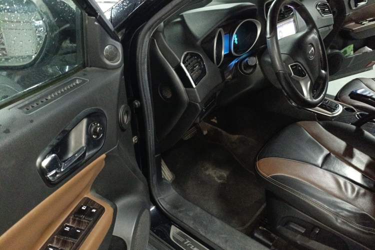 Used GAC Trumpchi GS5 Super 2015 2.0L Automatic Two-Wheel Drive Elite Edition Driver Seat