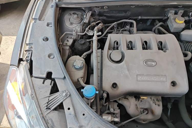 Used GAC Trumpchi GS5 Super 2015 2.0L Manual Two-Wheel Drive Comfort Edition Engine Bay Right