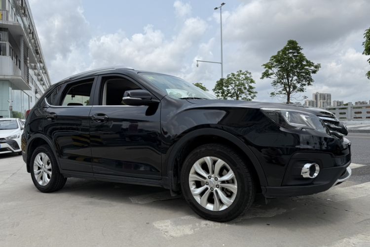 Used GAC Trumpchi GS5 Super 2015 1.8T Automatic All-Wheel-Drive Elite Edition Exterior 1