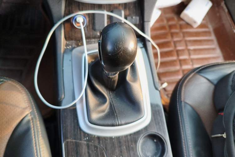 Used GAC Trumpchi GS5 Super 2015 2.0L Manual Two-Wheel Drive Elite Edition Gear Lever