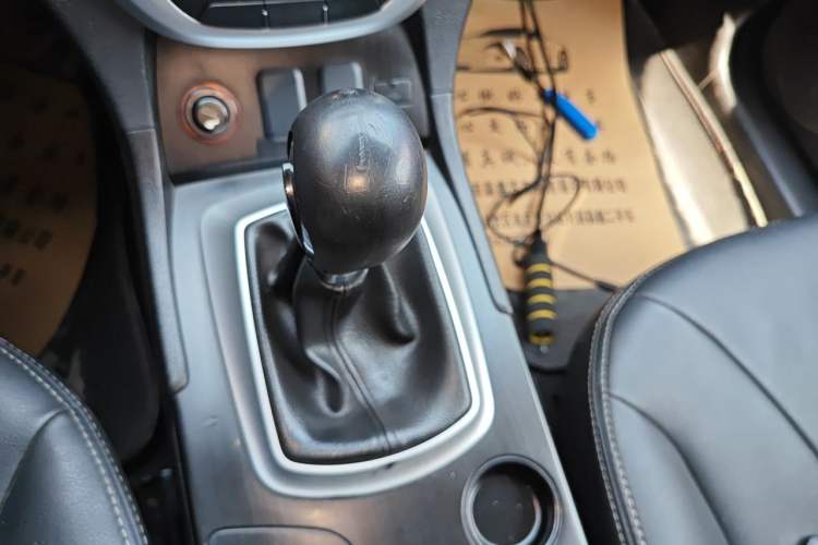 Used GAC Trumpchi GS5 Super 2015 2.0L Manual Two-Wheel Drive Comfort Edition Gear Lever