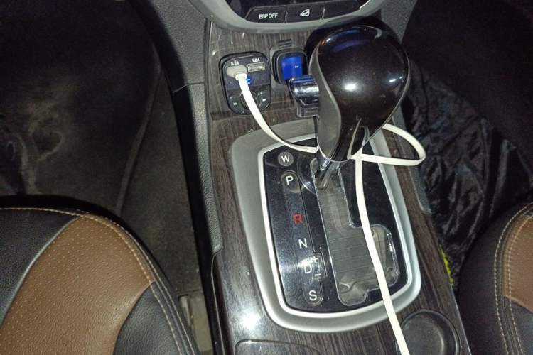 Used GAC Trumpchi GS5 Super 2015 2.0L Automatic Two-Wheel Drive Elite Edition Gear Lever