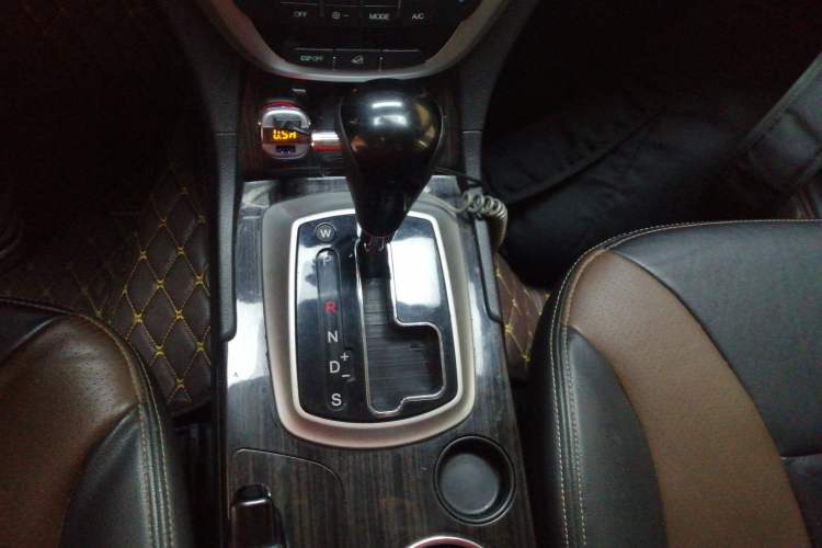Used GAC Trumpchi GS5 Super 2015 2.0L Automatic Two-Wheel Drive Elite Edition Gear Lever