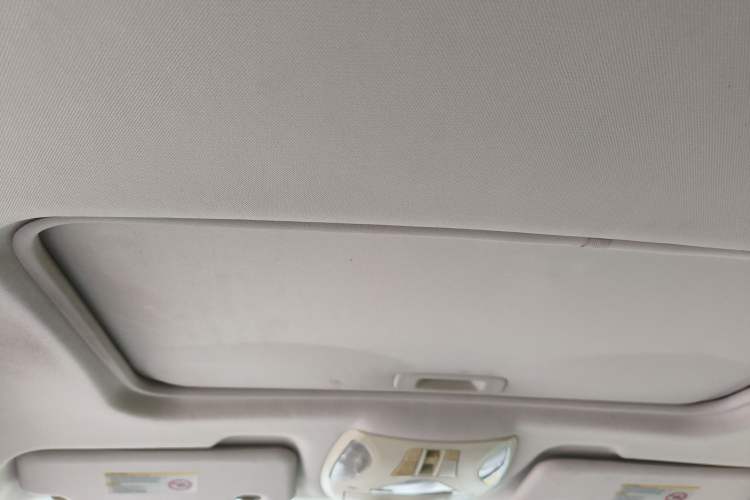 Used GAC Trumpchi GS5 Super 2015 1.8T Automatic Two-Wheel Drive Elite Edition Headliner