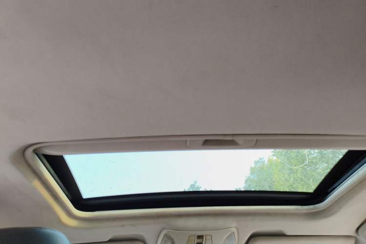 Used GAC Trumpchi GS5 Super 2015 2.0L Manual Two-Wheel Drive Elite Edition Headliner
