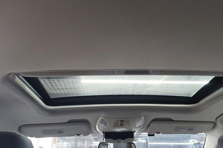Used GAC Trumpchi GS5 Super 2015 2.0L Automatic Two-Wheel Drive Elite Edition Headliner