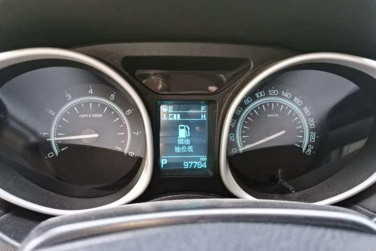 Used GAC Trumpchi GS5 Super 2015 2.0L Automatic Two-Wheel Drive Elite Edition Instrument Cluster