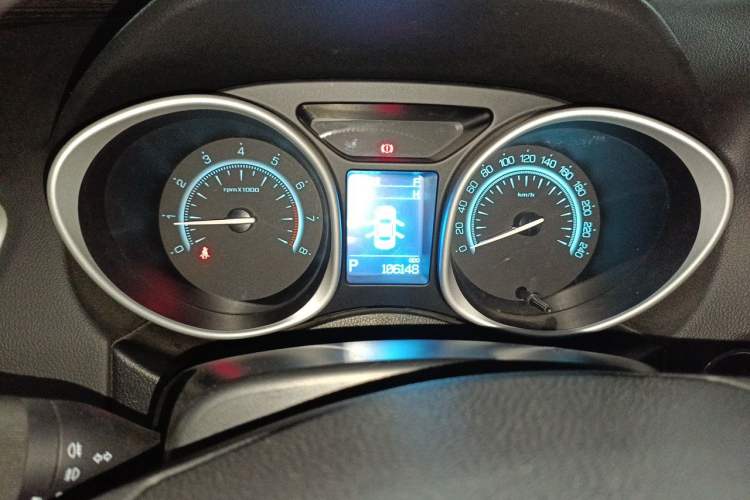 Used GAC Trumpchi GS5 Super 2015 2.0L Automatic Two-Wheel Drive Elite Edition Instrument Cluster