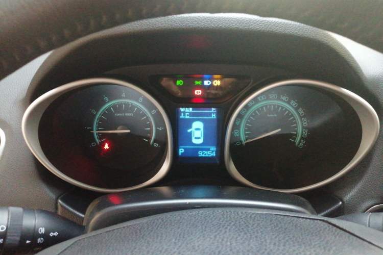 Used GAC Trumpchi GS5 Super 2015 2.0L Automatic Two-Wheel Drive Elite Edition Instrument Cluster