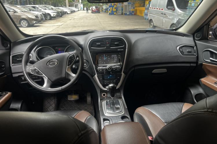 Used GAC Trumpchi GS5 Super 2015 2.0L Automatic Two-Wheel Drive Luxury Navigation Edition Interior 1