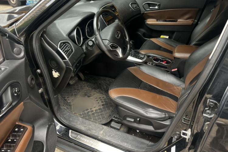 Used GAC Trumpchi GS5 Super 2015 2.0L Automatic Two-Wheel Drive Luxury Navigation Edition Interior 2
