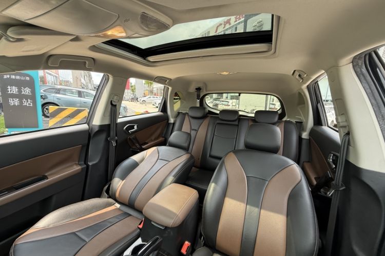Used GAC Trumpchi GS5 Super 2015 1.8T Automatic All-Wheel-Drive Elite Edition Interior 3