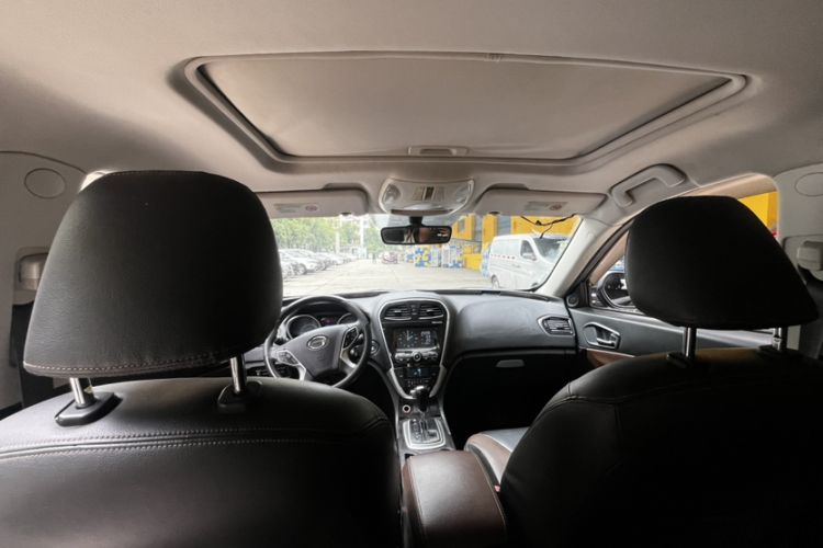 Used GAC Trumpchi GS5 Super 2015 2.0L Automatic Two-Wheel Drive Luxury Navigation Edition Interior 5