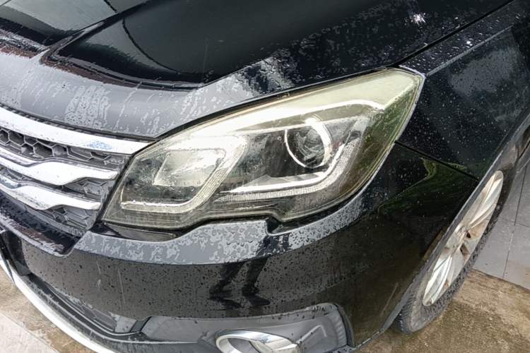 Used GAC Trumpchi GS5 Super 2015 2.0L Manual Two-Wheel Drive Elite Edition Left Front Headlight