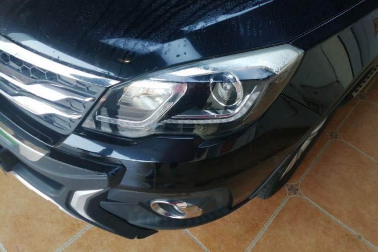 Used GAC Trumpchi GS5 Super 2015 2.0L Automatic Two-Wheel Drive Elite Edition Left Front Headlight