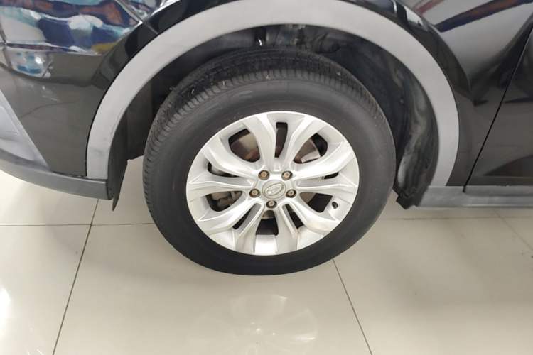 Used GAC Trumpchi GS5 Super 2015 2.0L Automatic Two-Wheel Drive Elite Edition Left Front Wheel Hub