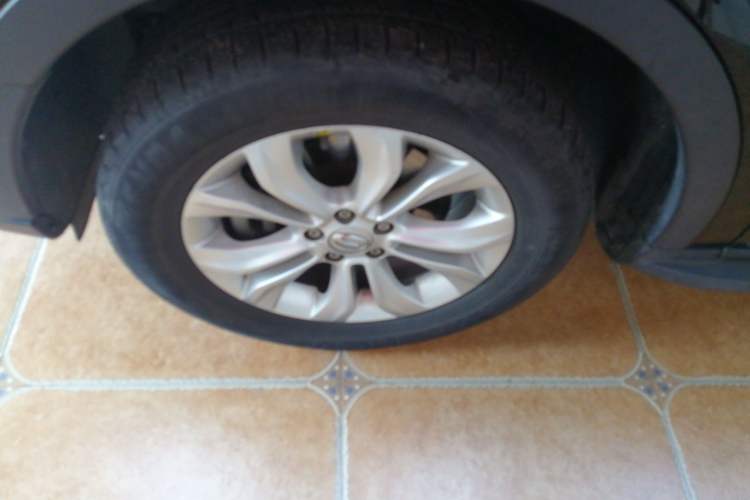 Used GAC Trumpchi GS5 Super 2015 2.0L Automatic Two-Wheel Drive Elite Edition Left Front Wheel Hub