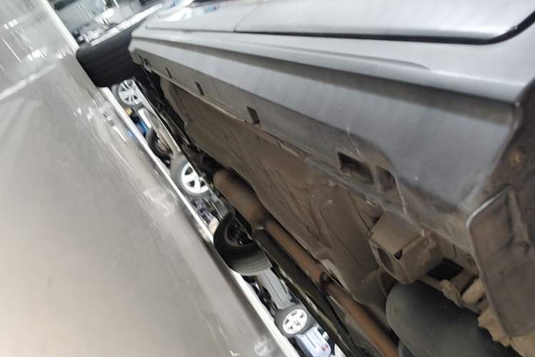 Used GAC Trumpchi GS5 Super 2015 2.0L Automatic Two-Wheel Drive Elite Edition Left Side Sill