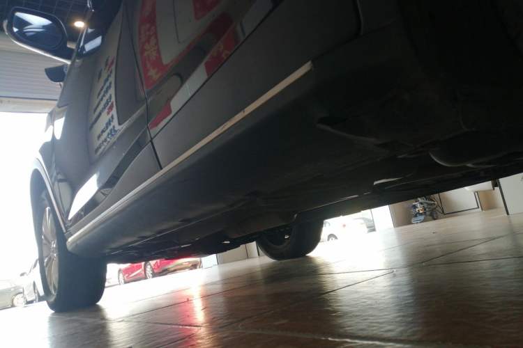 Used GAC Trumpchi GS5 Super 2015 2.0L Automatic Two-Wheel Drive Elite Edition Left Side Sill