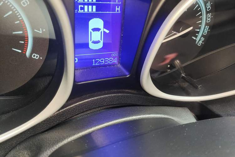 Used GAC Trumpchi GS5 Super 2015 1.8T Automatic Two-Wheel Drive Luxury Navigation Edition Odometer Close Up