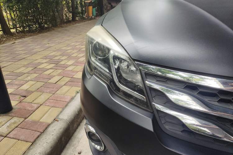 Used GAC Trumpchi GS5 Super 2015 1.8T Automatic Two-Wheel Drive Luxury Navigation Edition Right Front Headlight