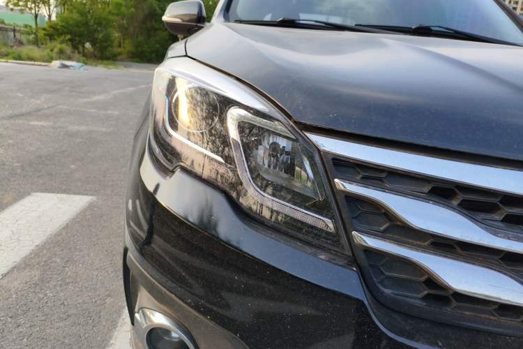 Used GAC Trumpchi GS5 Super 2015 2.0L Manual Two-Wheel Drive Elite Edition Right Front Headlight