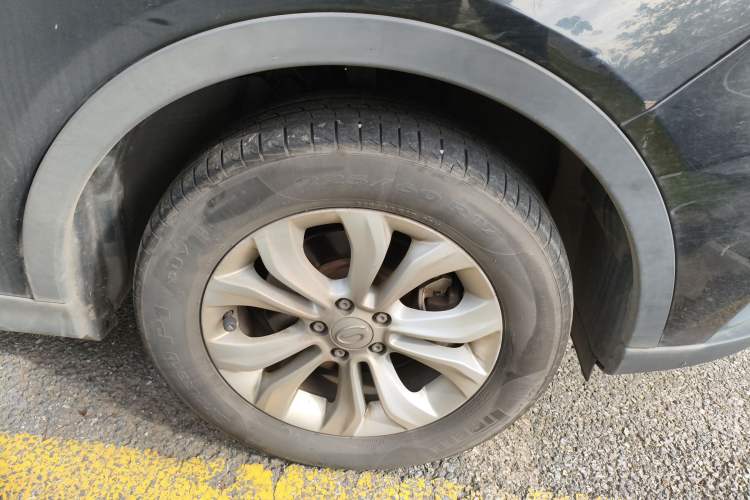 Used GAC Trumpchi GS5 Super 2015 1.8T Automatic Two-Wheel Drive Elite Edition Right Front Wheel Hub