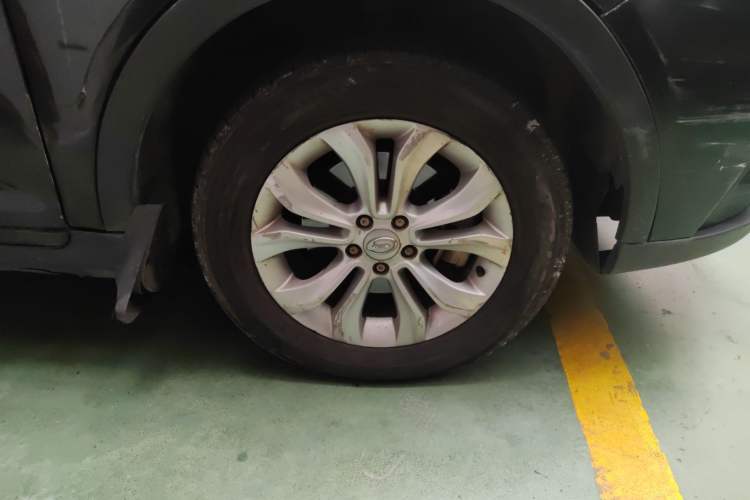 Used GAC Trumpchi GS5 Super 2015 1.8T Automatic Two-Wheel Drive Elite Edition Right Front Wheel Hub