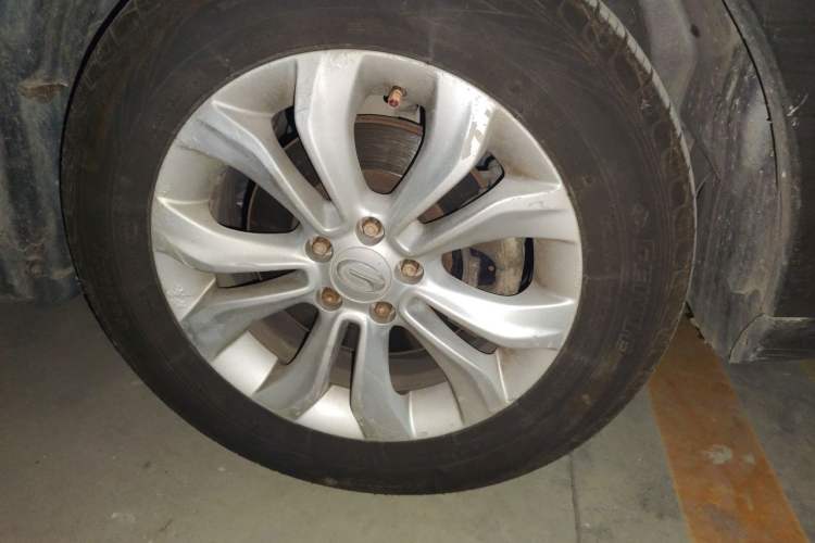 Used GAC Trumpchi GS5 Super 2015 2.0L Automatic Two-Wheel Drive Elite Edition Right Front Wheel Hub