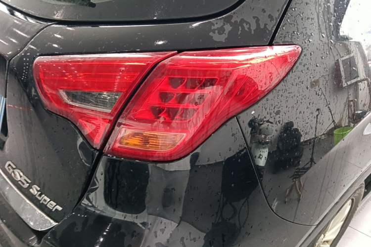 Used GAC Trumpchi GS5 Super 2015 2.0L Manual Two-Wheel Drive Elite Edition Right Rear Taillight