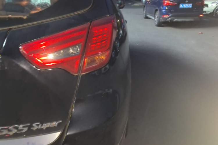 Used GAC Trumpchi GS5 Super 2015 2.0L Automatic Two-Wheel Drive Luxury Navigation Edition Right Rear Taillight