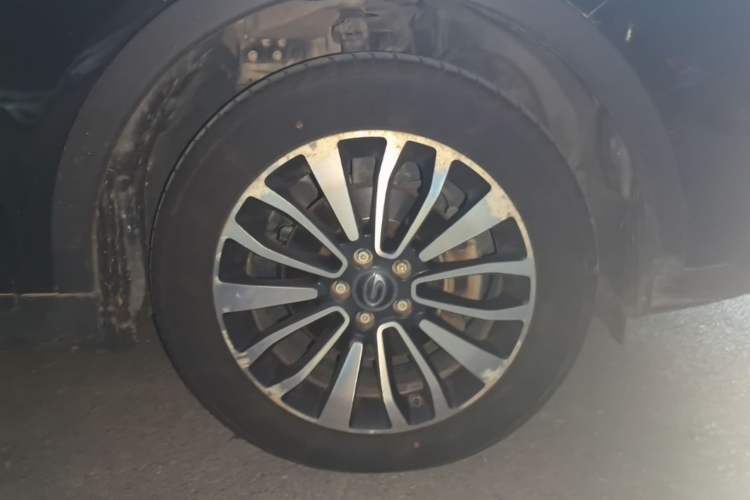 Used GAC Trumpchi GS5 Super 2015 2.0L Automatic Two-Wheel Drive Luxury Navigation Edition Right Rear Wheel Hub